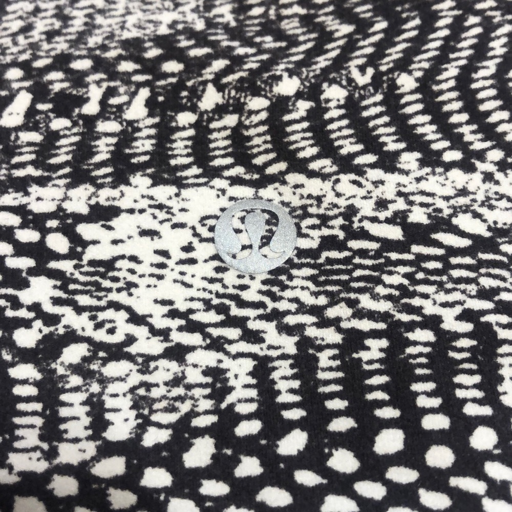 Lululemon Athletica Patterned Cropped Leggings - Picture 4 of 4